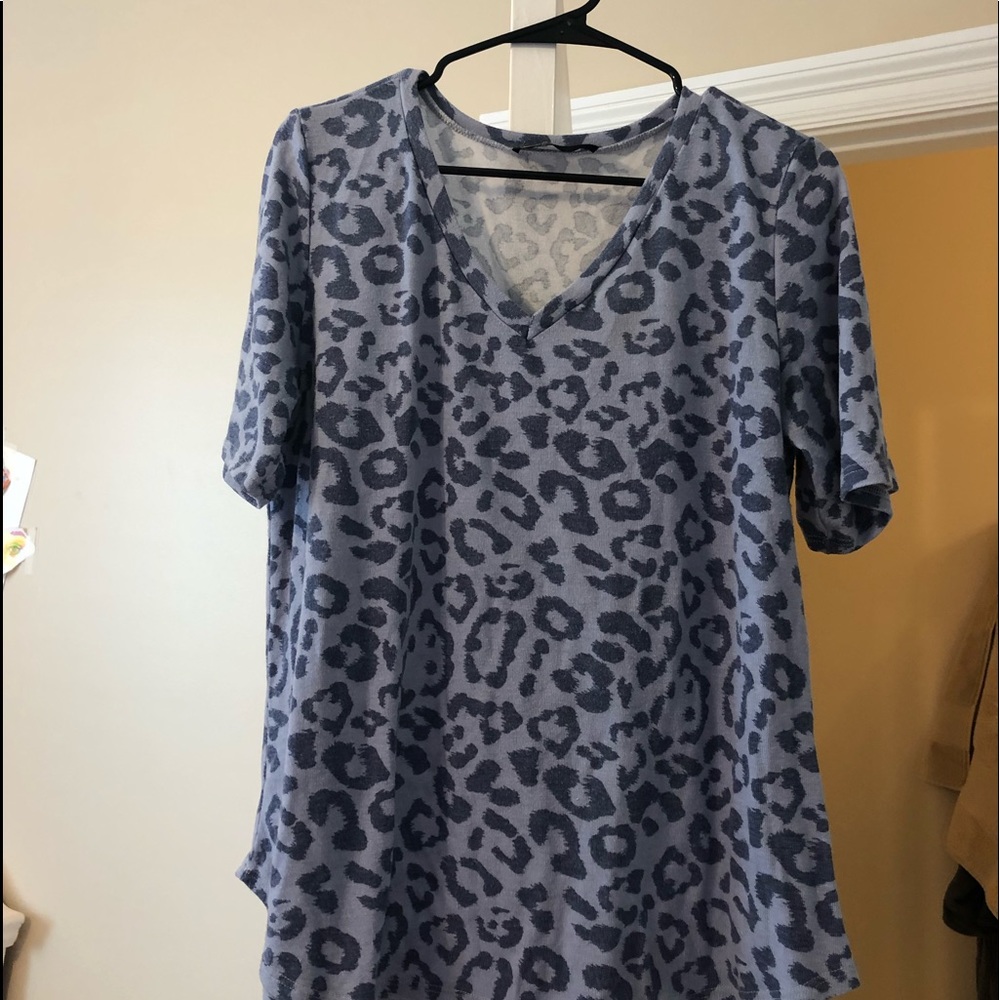 super comfy blue leopard print v-neck shirt